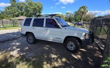 Isuzu-trooper-1994-white-13