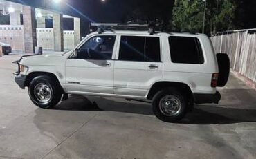 Isuzu-trooper-1994-white-3
