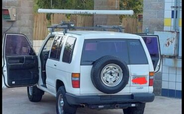 Isuzu-trooper-1994-white