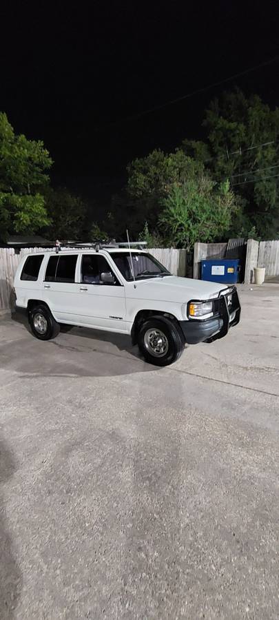 Isuzu-trooper-1994-white-6