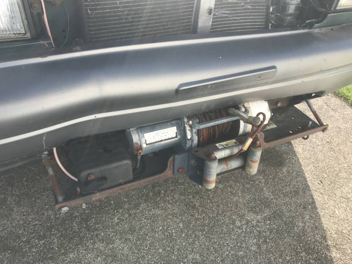 Isuzu-trooper-1995-silver-1