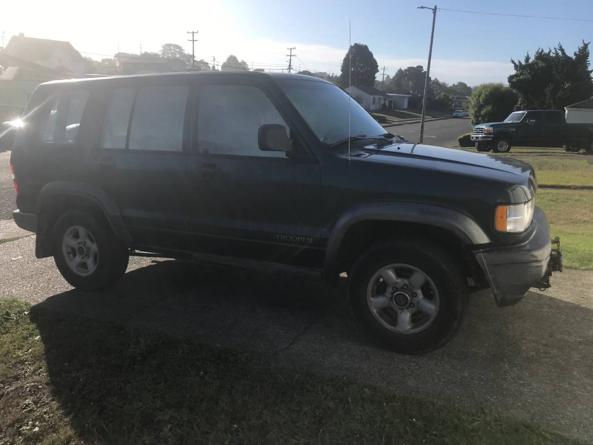 Isuzu-trooper-1995-silver-2