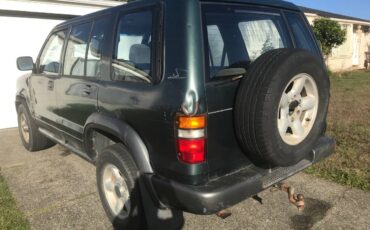 Isuzu-trooper-1995-silver-3