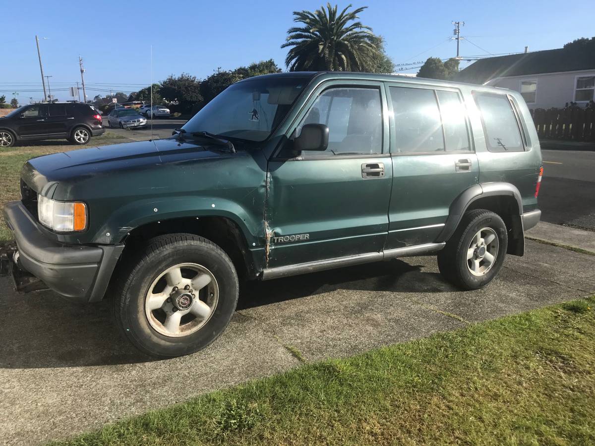 Isuzu-trooper-1995-silver