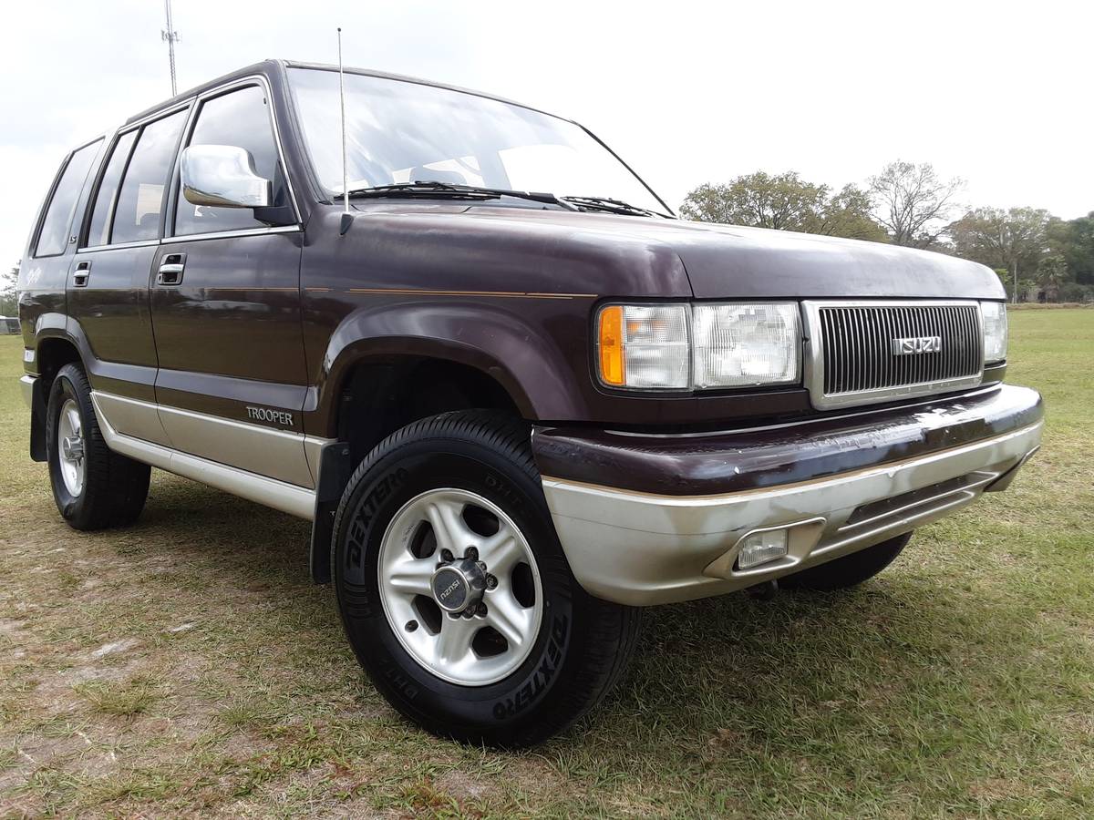 Isuzu-trooper-4x4-1992-purple-1
