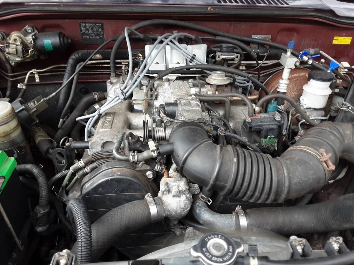 Isuzu-trooper-4x4-1992-purple-13