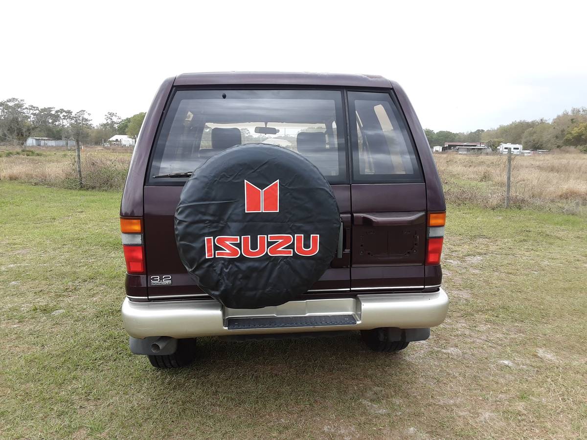Isuzu-trooper-4x4-1992-purple-18