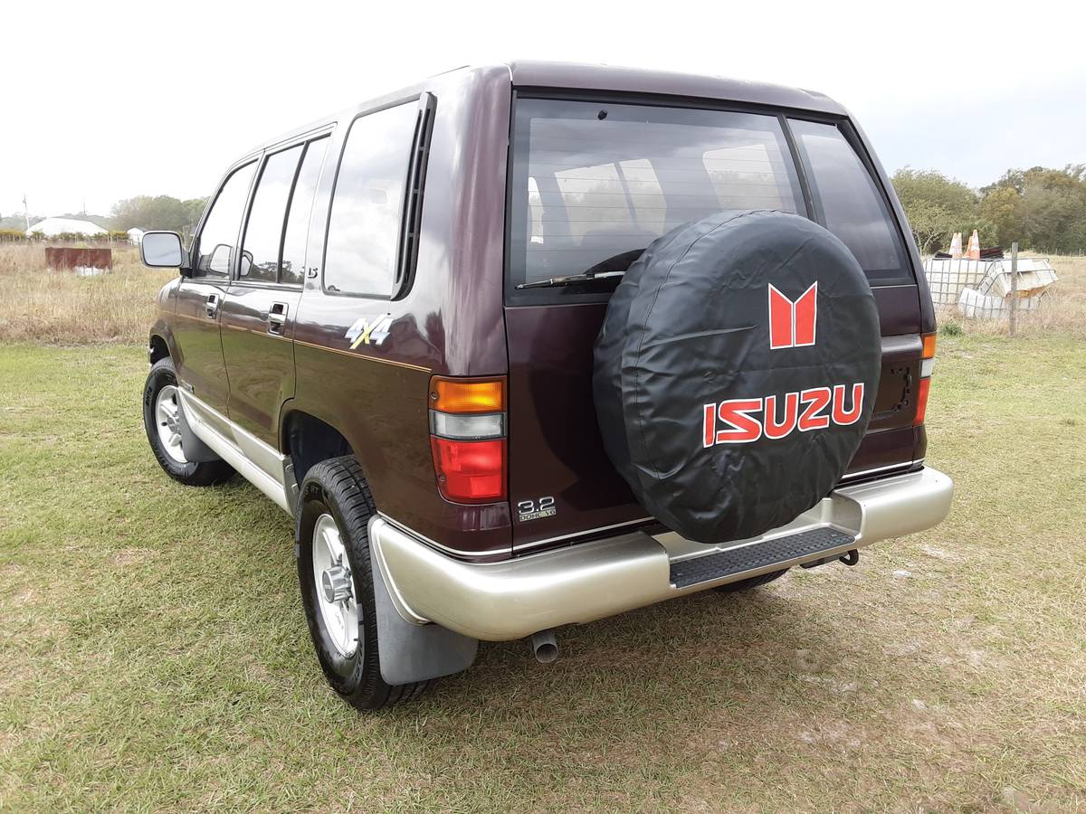 Isuzu-trooper-4x4-1992-purple-2