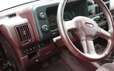 Isuzu-trooper-4x4-1992-purple-27
