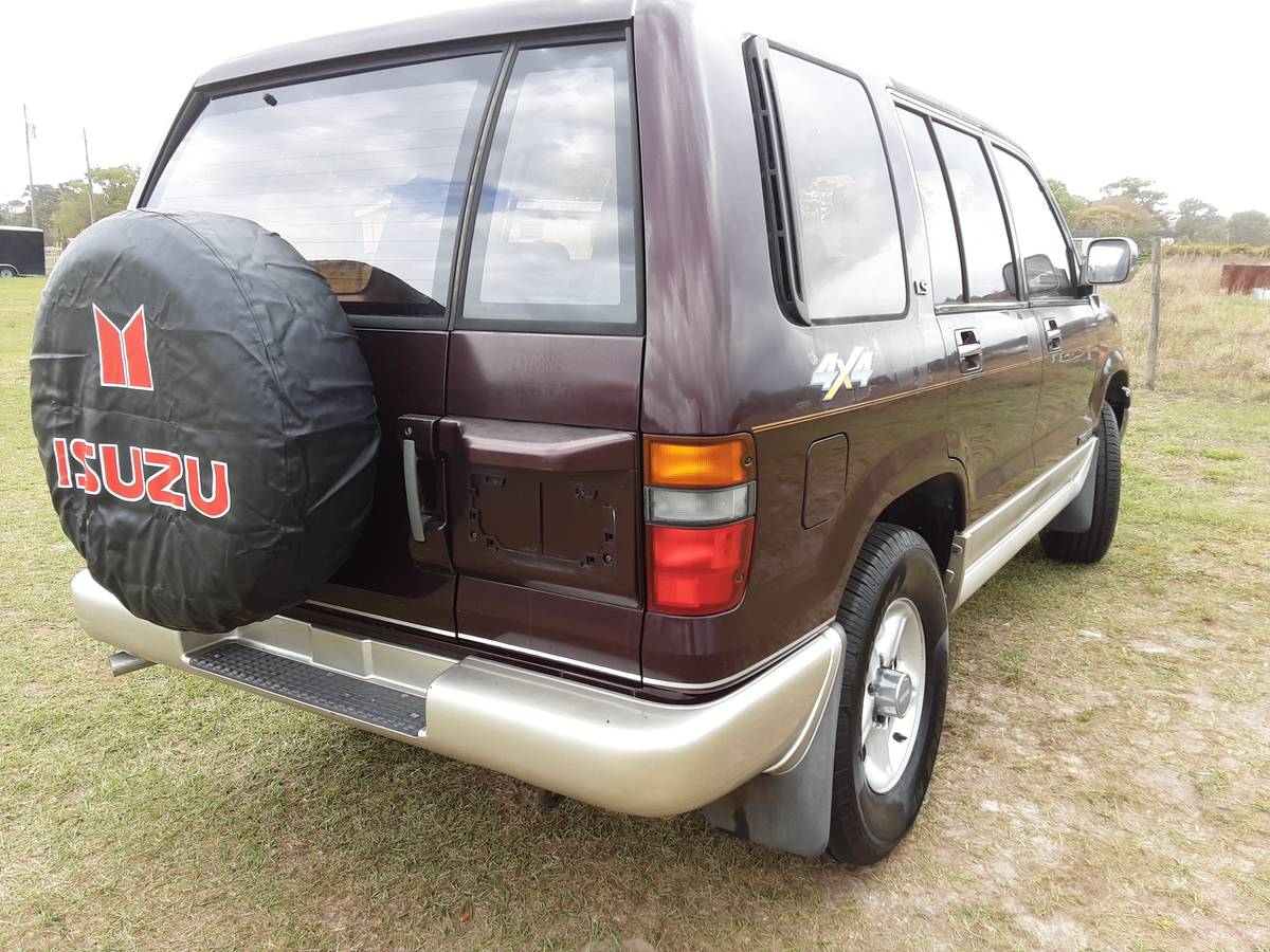 Isuzu-trooper-4x4-1992-purple-3