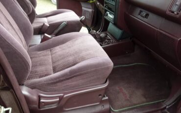 Isuzu-trooper-4x4-1992-purple-41
