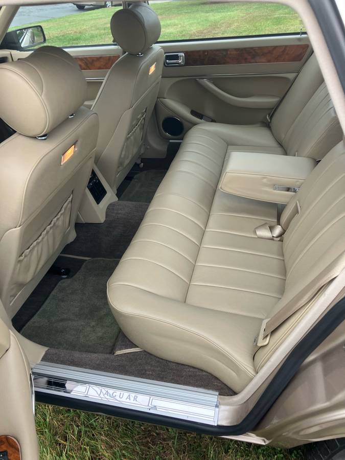 Jaguar-1994-custom-6