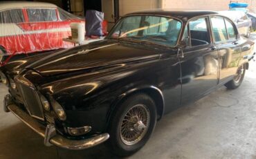 Jaguar-420-1967-black-1