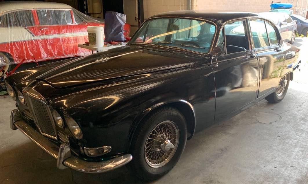 Jaguar-420-1967-black-1