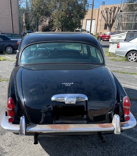 Jaguar-420-1967-black-3