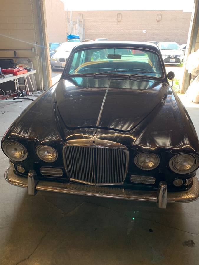 Jaguar-420-1967-black-6