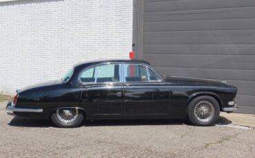 Jaguar-420S-1967-Sedan-10