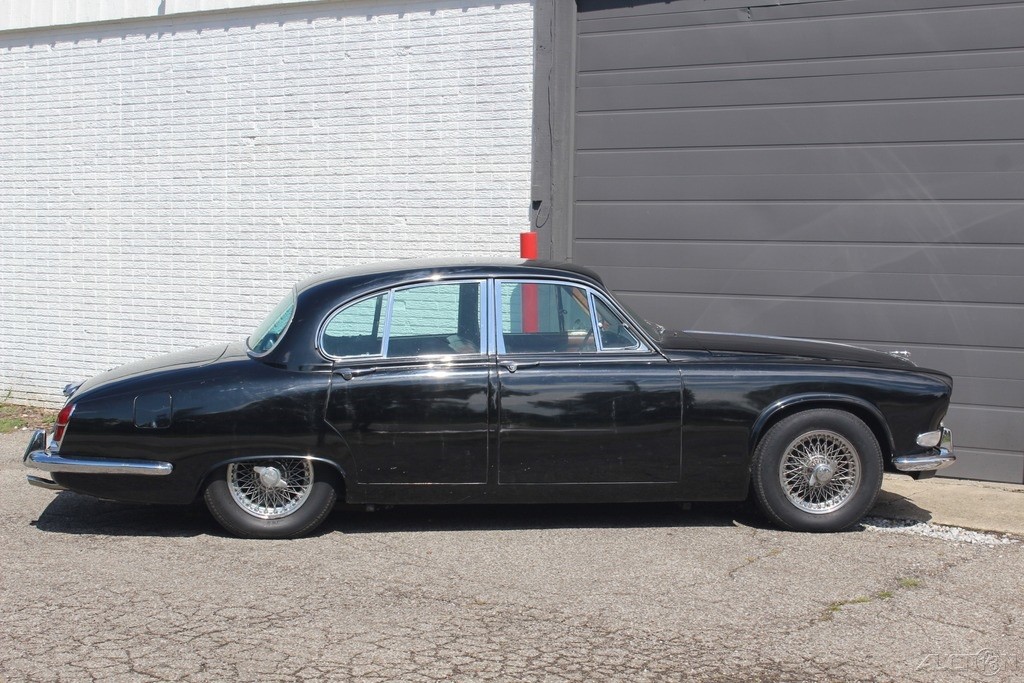 Jaguar-420S-1967-Sedan-10