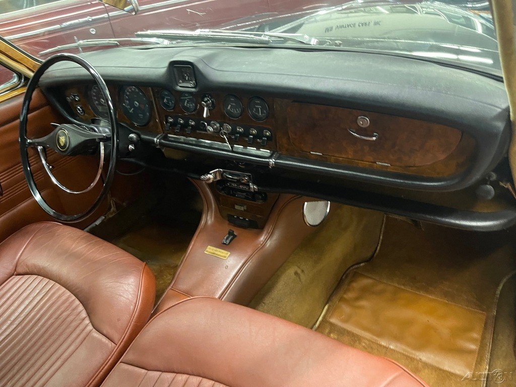 Jaguar-420S-1967-Sedan-15