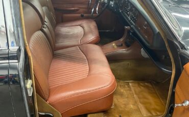 Jaguar-420S-1967-Sedan-16
