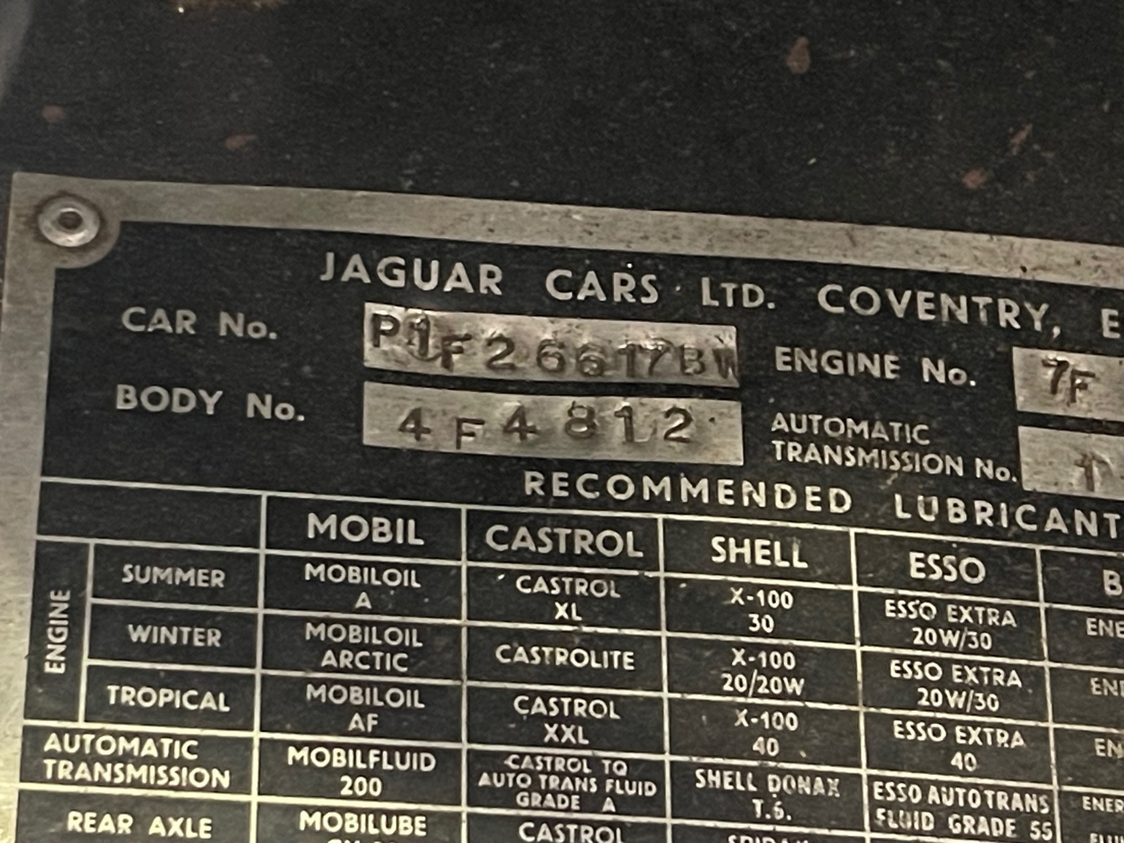 Jaguar-420S-1967-Sedan-24