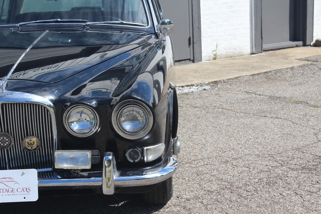 Jaguar-420S-1967-Sedan-8