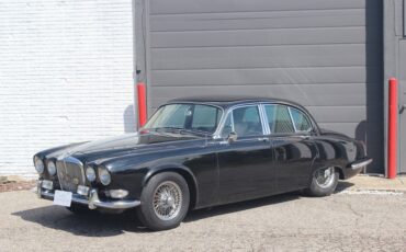 Jaguar-420S-1967-Sedan-9