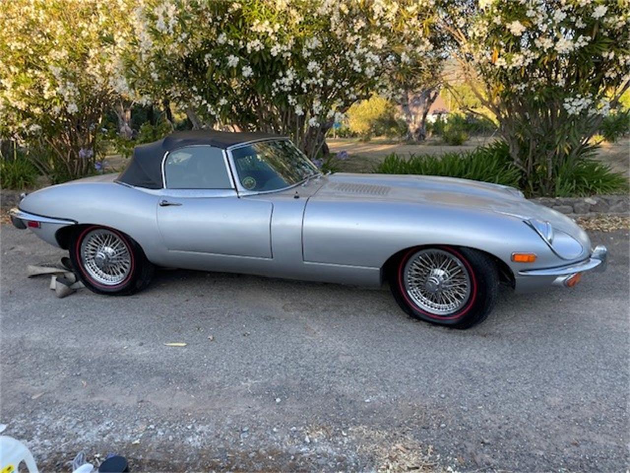 Jaguar-Convertible-1969-Grey-Red-1