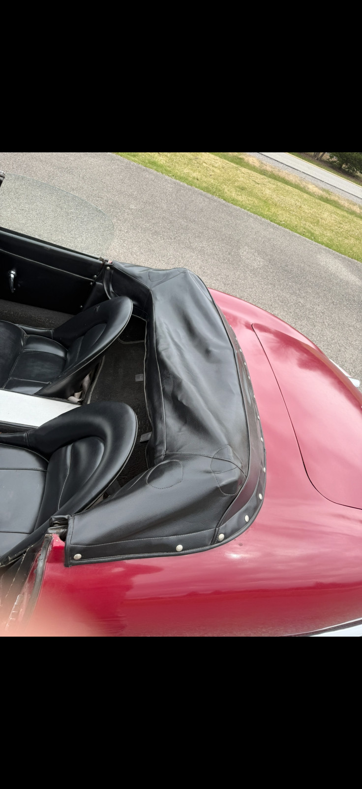 Jaguar-E-Type-1963-Convertible-10