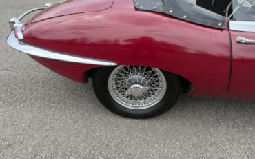 Jaguar-E-Type-1963-Convertible-12