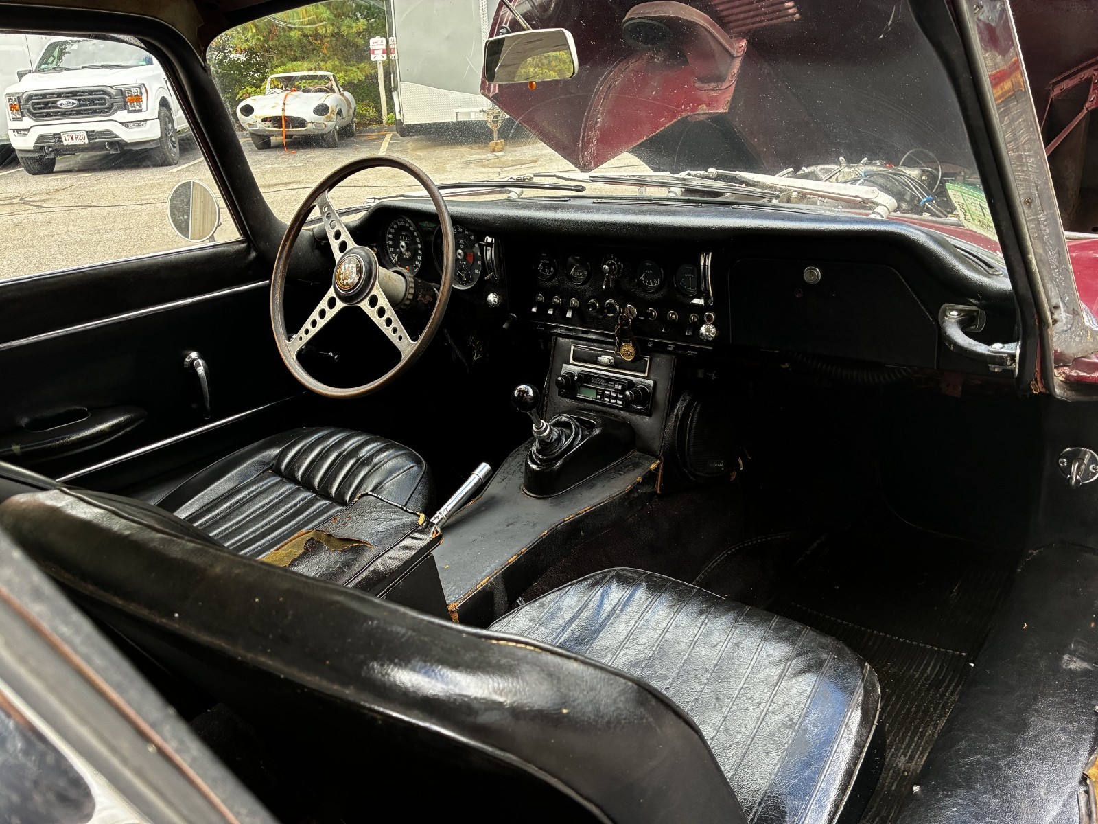 Jaguar-E-Type-1967-Coupe-13