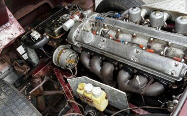 Jaguar-E-Type-1967-Coupe-16