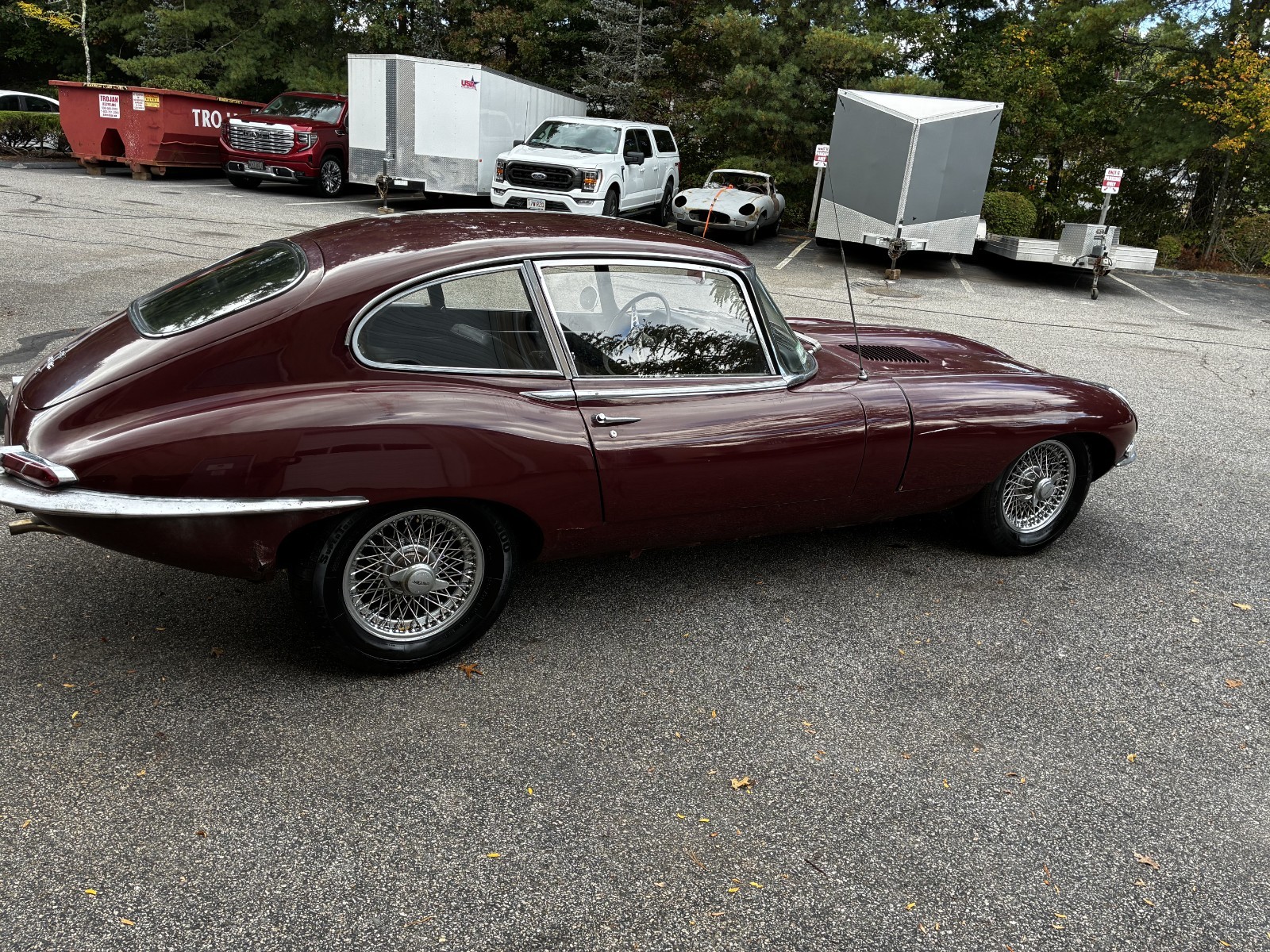 Jaguar-E-Type-1967-Coupe-2