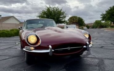 Jaguar-E-type-1968-Regency-Red-Black-Leather-10