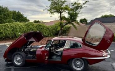 Jaguar-E-type-1968-Regency-Red-Black-Leather-11