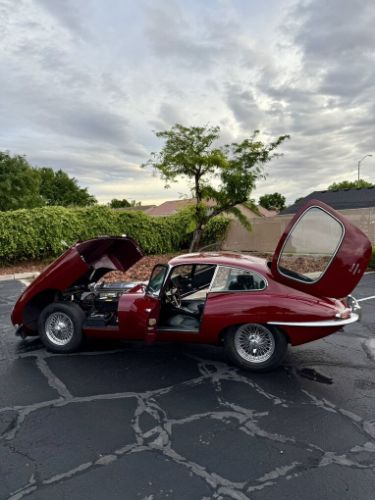 Jaguar-E-type-1968-Regency-Red-Black-Leather-11
