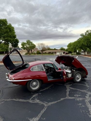 Jaguar-E-type-1968-Regency-Red-Black-Leather-12