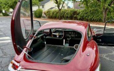 Jaguar-E-type-1968-Regency-Red-Black-Leather-14