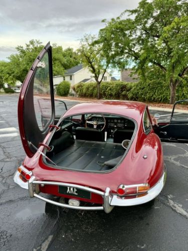 Jaguar-E-type-1968-Regency-Red-Black-Leather-14