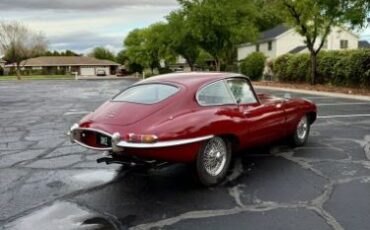 Jaguar-E-type-1968-Regency-Red-Black-Leather-17