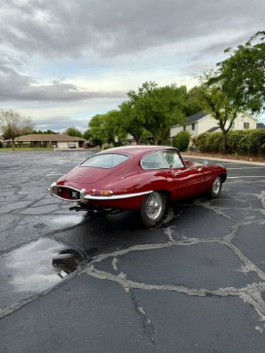 Jaguar-E-type-1968-Regency-Red-Black-Leather-17