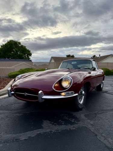 Jaguar-E-type-1968-Regency-Red-Black-Leather-3