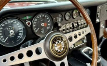 Jaguar-E-type-1968-Regency-Red-Black-Leather-6