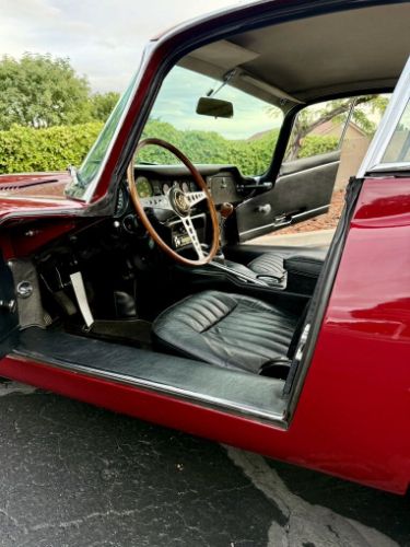 Jaguar-E-type-1968-Regency-Red-Black-Leather-7