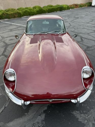 Jaguar-E-type-1968-Regency-Red-Black-Leather-9
