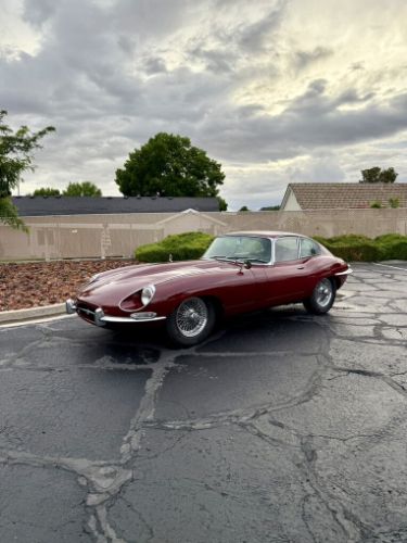 Jaguar-E-type-1968-Regency-Red-Black-Leather