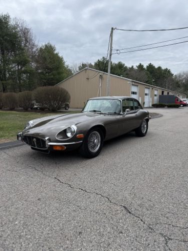 Jaguar-E-type-1972-17