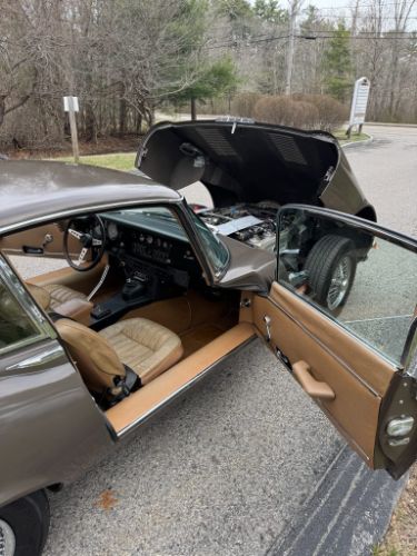 Jaguar-E-type-1972-18