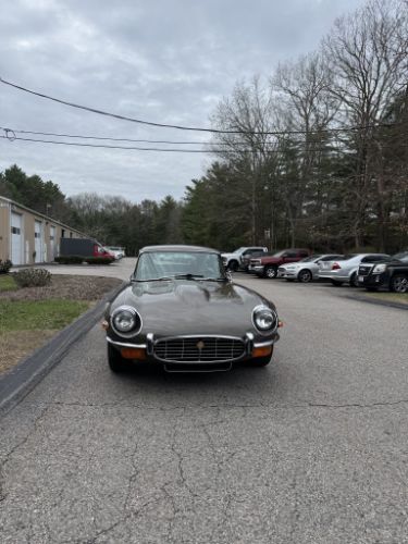 Jaguar-E-type-1972-19