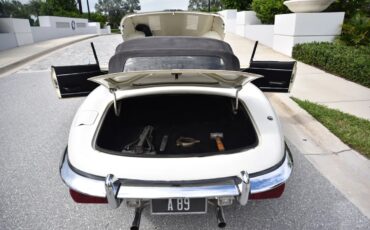 Jaguar-E-type-xke-1970-White-Black-13